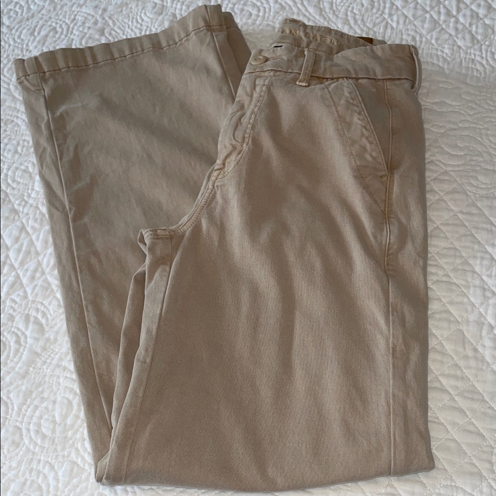 American Eagle Outfitters High Rise Wide Leg Khaki Chinos. Size 0